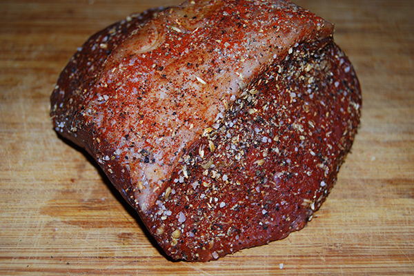 Mit Salz, Pfeffer, Paprika und Koriander kräftig gewürzter Tafelspitz