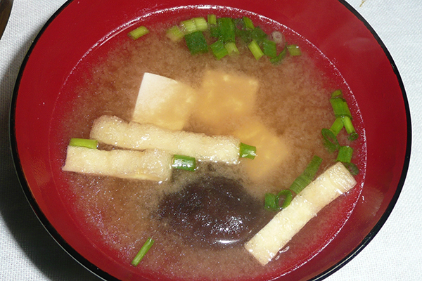 Misosuppe © http://commons.wikimedia.org/wiki/User:Br%C3%BCcke-Osteuropa