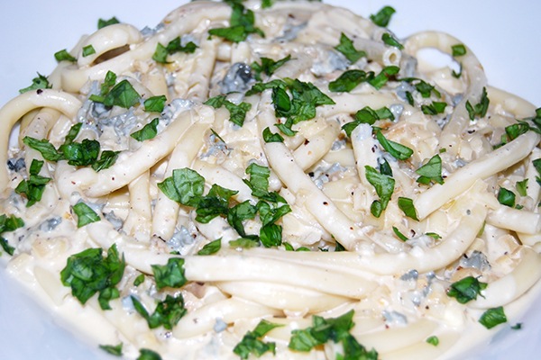 Maccheroni in Blauschimmelkäse-Sauce - Nudelheissundhos