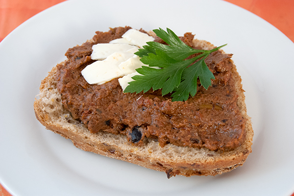 Tomaten-Oliven-Pesto - Nudelheissundhos