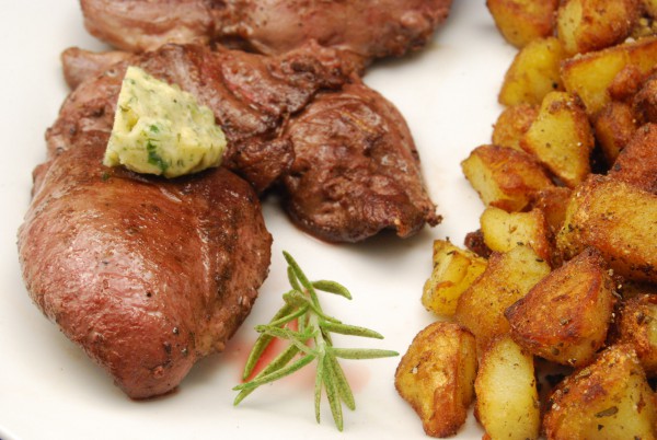 Herzsteak mit etwas Kräuterbutter