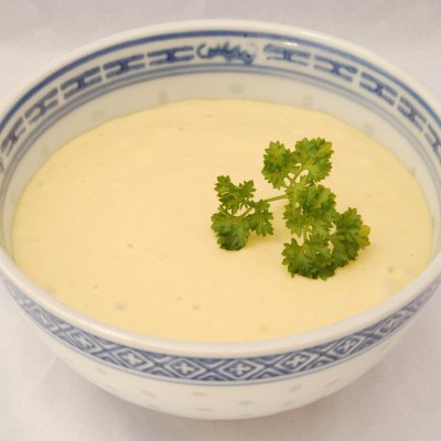 Frisch zubereitete Mayonnaise