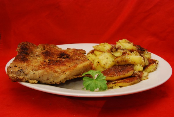 Leckeres Schnitzel mit Kartoffeln