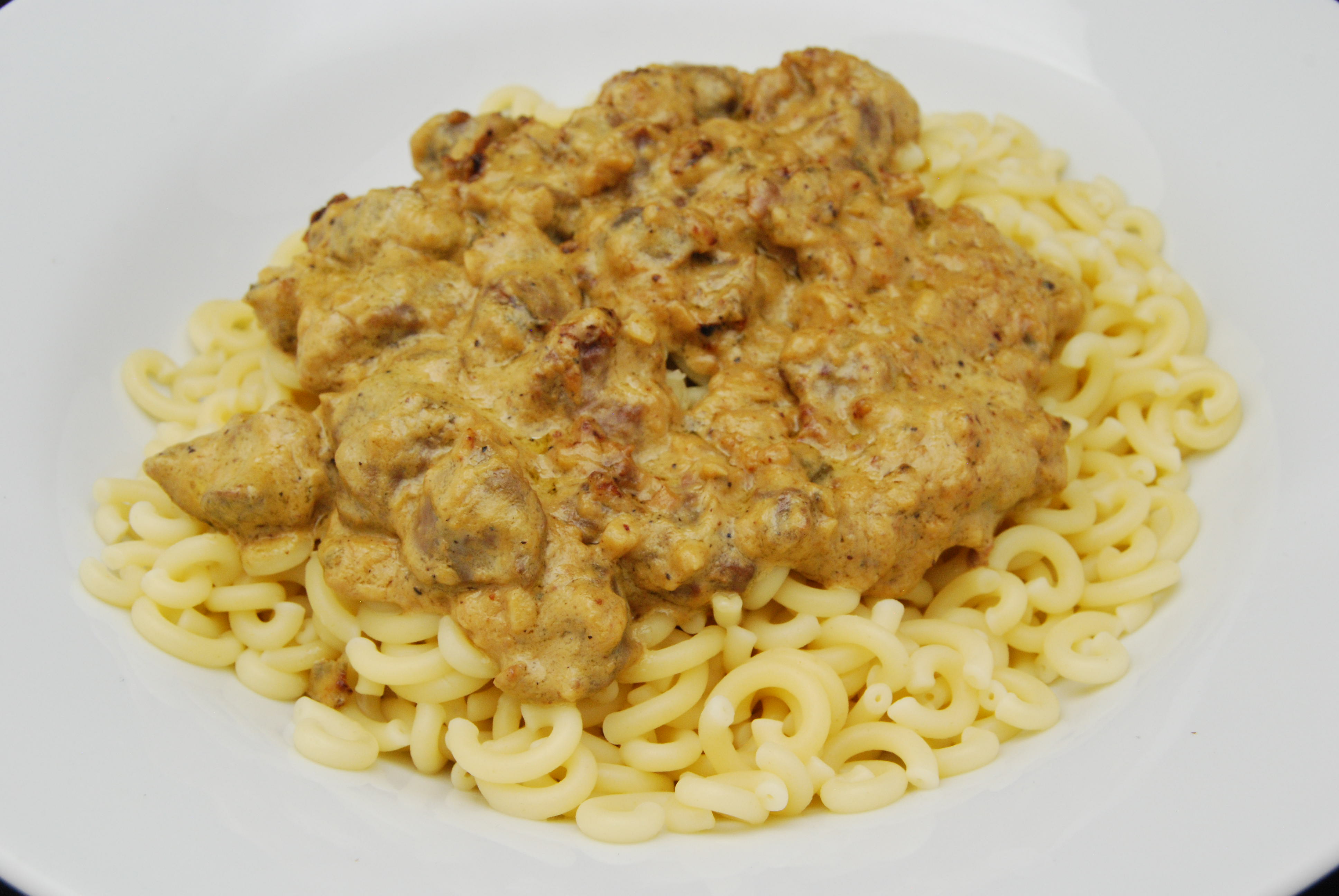 Schmackhaftes Ragout mit Pasta