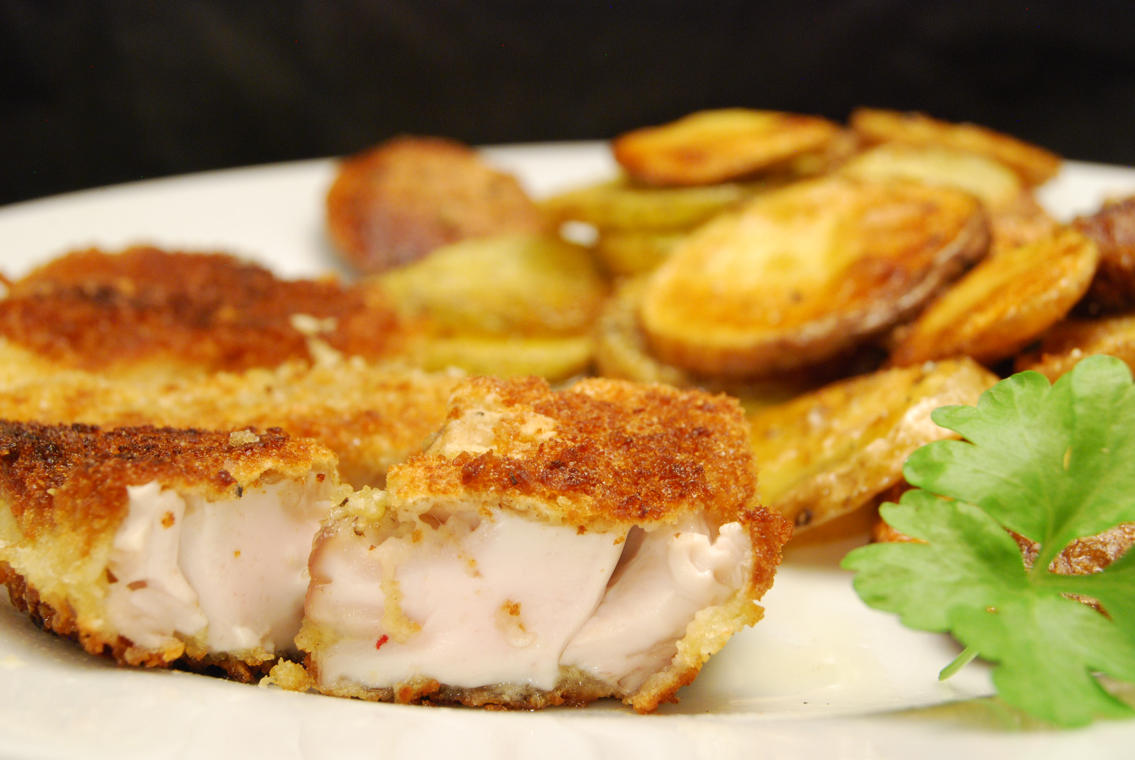 Gebackenes Kalbshirn mit Bratkartoffeln - Nudelheissundhos