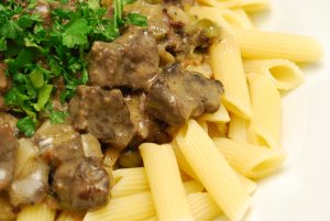 Lungenragout mit Penne rigate