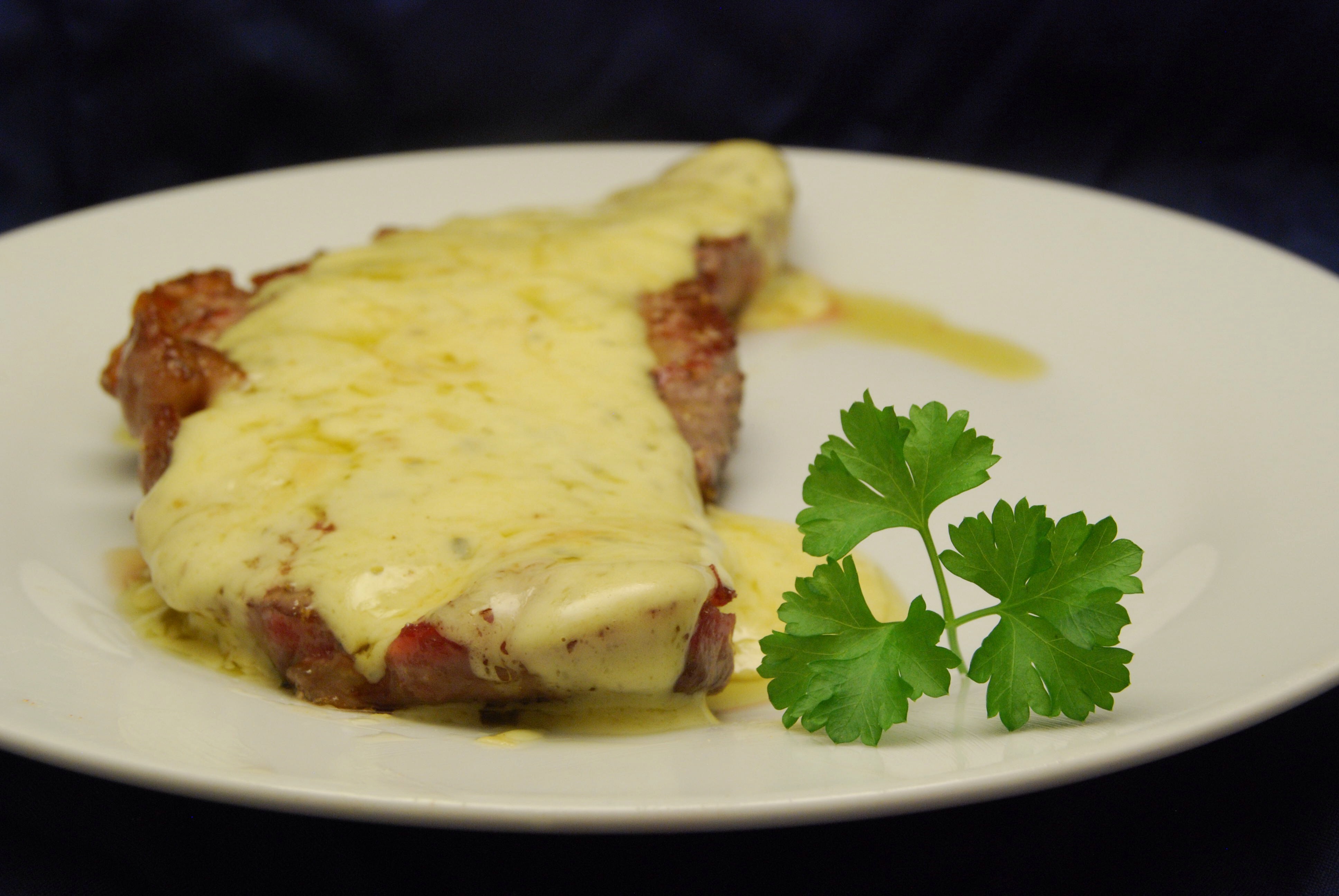 Rumpsteak mit Sauce Béarnaise - Nudelheissundhos