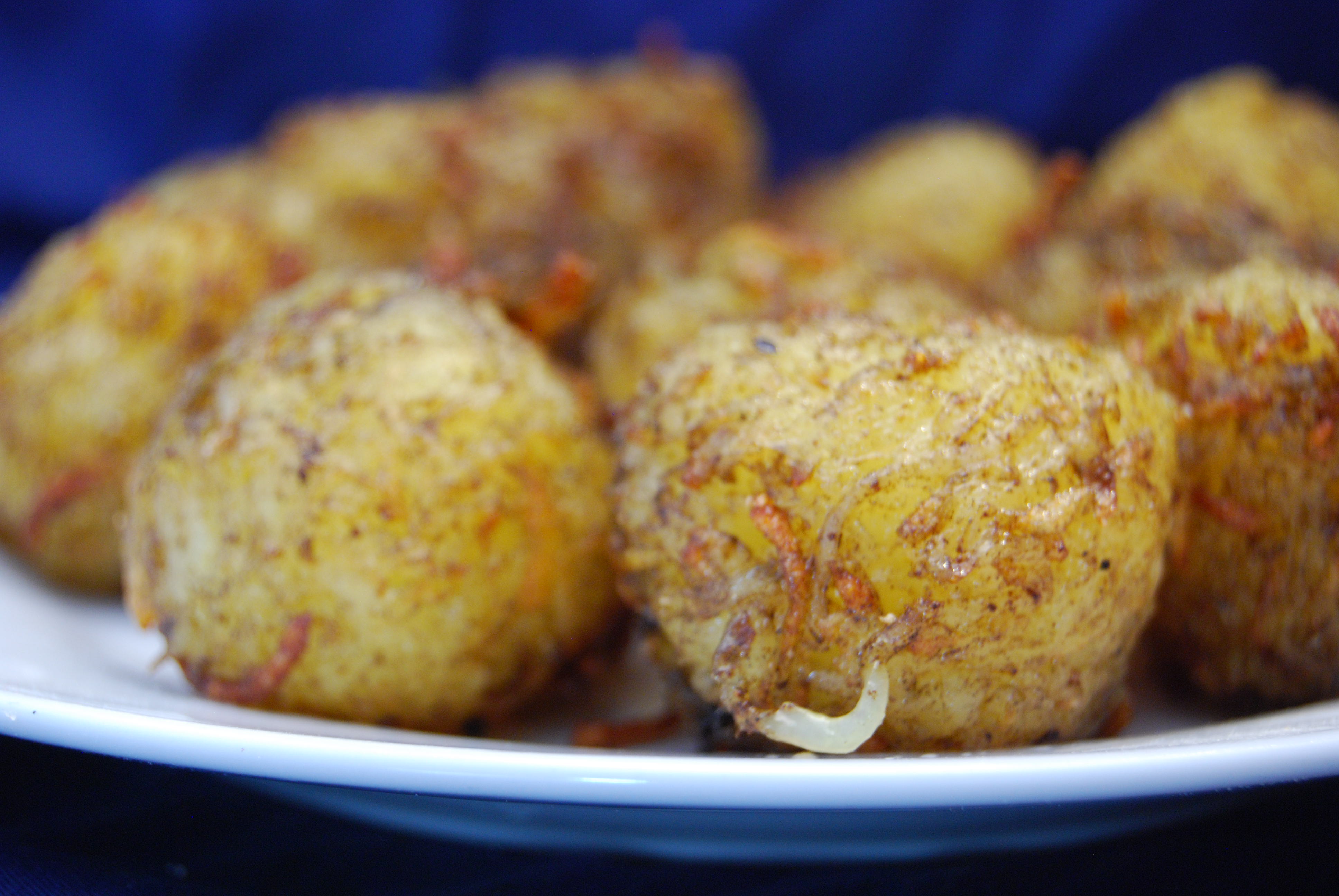 Kartoffelkugeln mit süßer Chili-Sauce