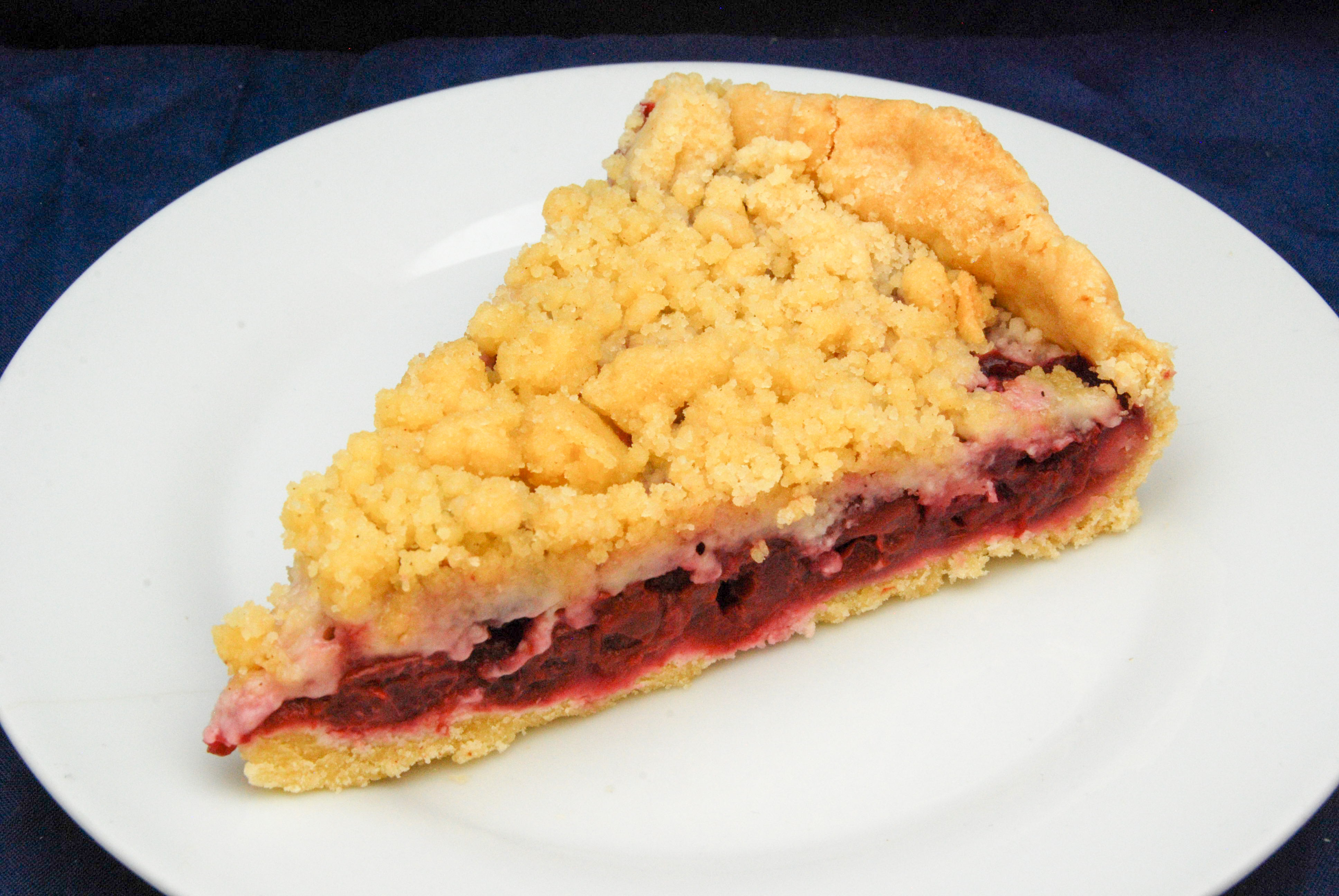 Sauerkirschkuchen mit Streuseln - Nudelheissundhos