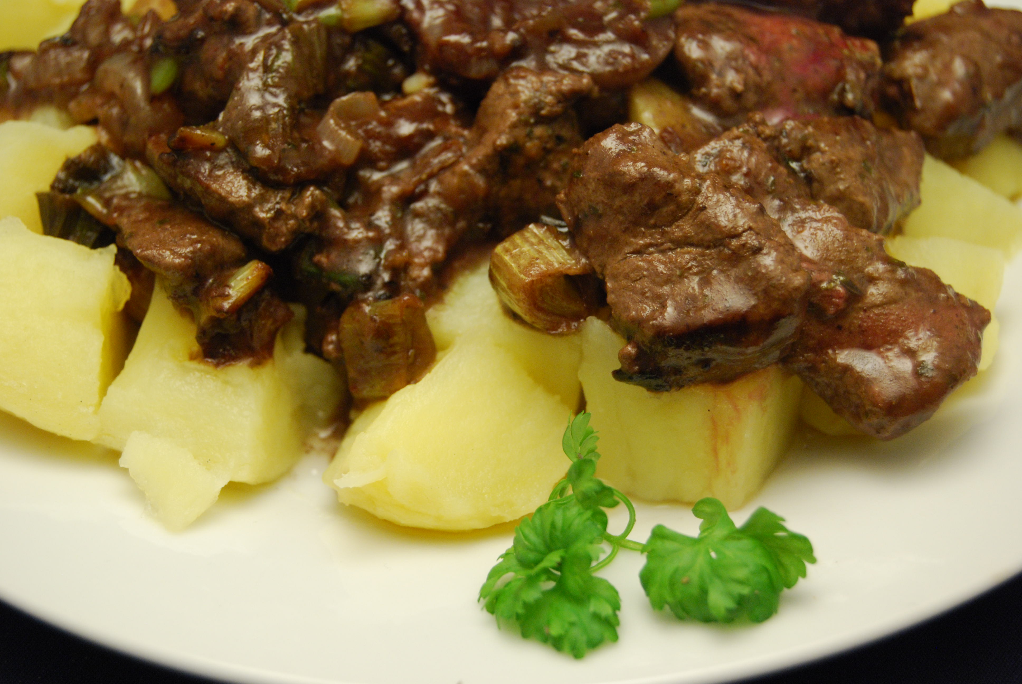 Geröstete Leber mit Salzkartoffeln