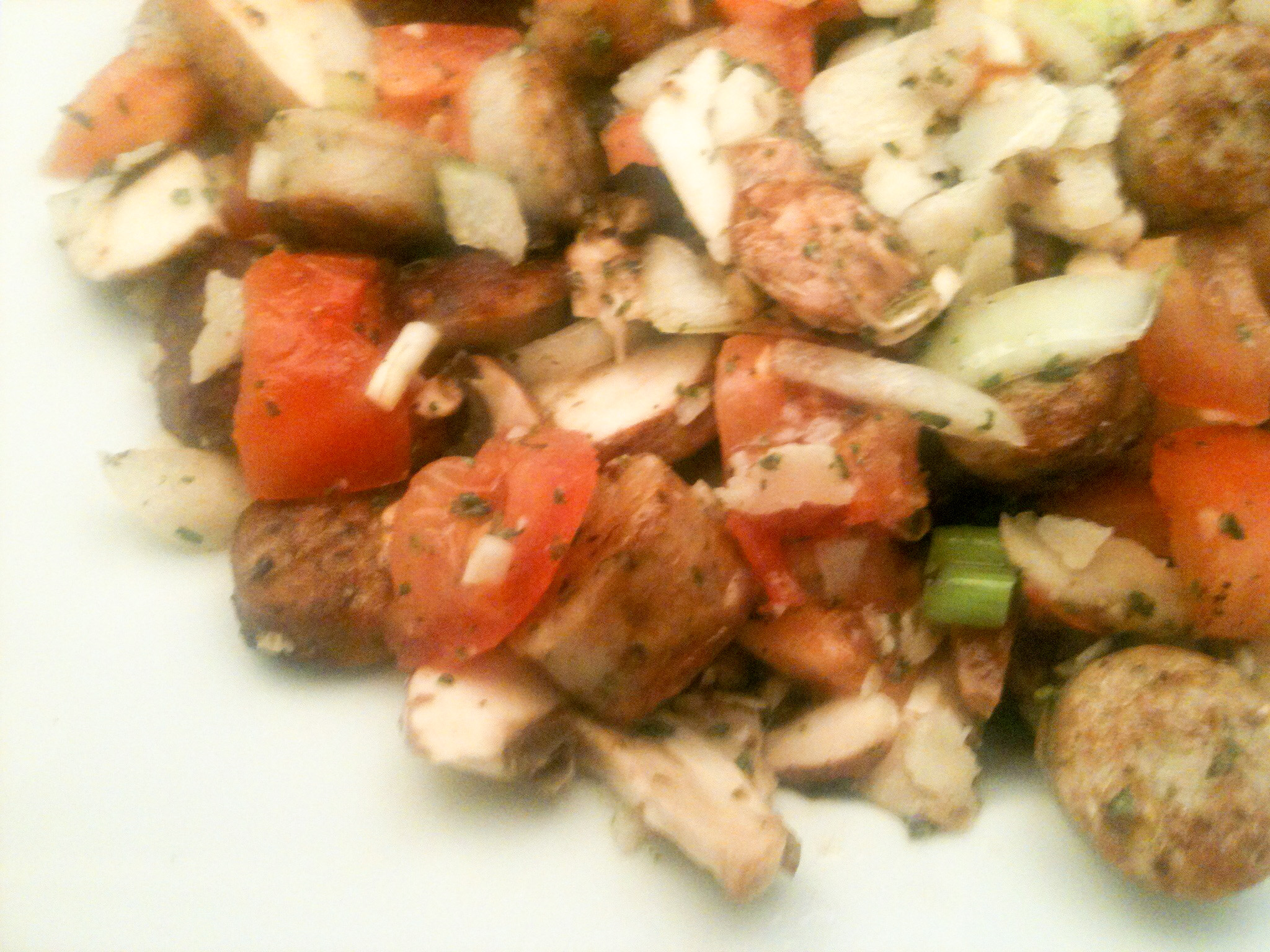 Lauwarmer Bratwurst-Salat