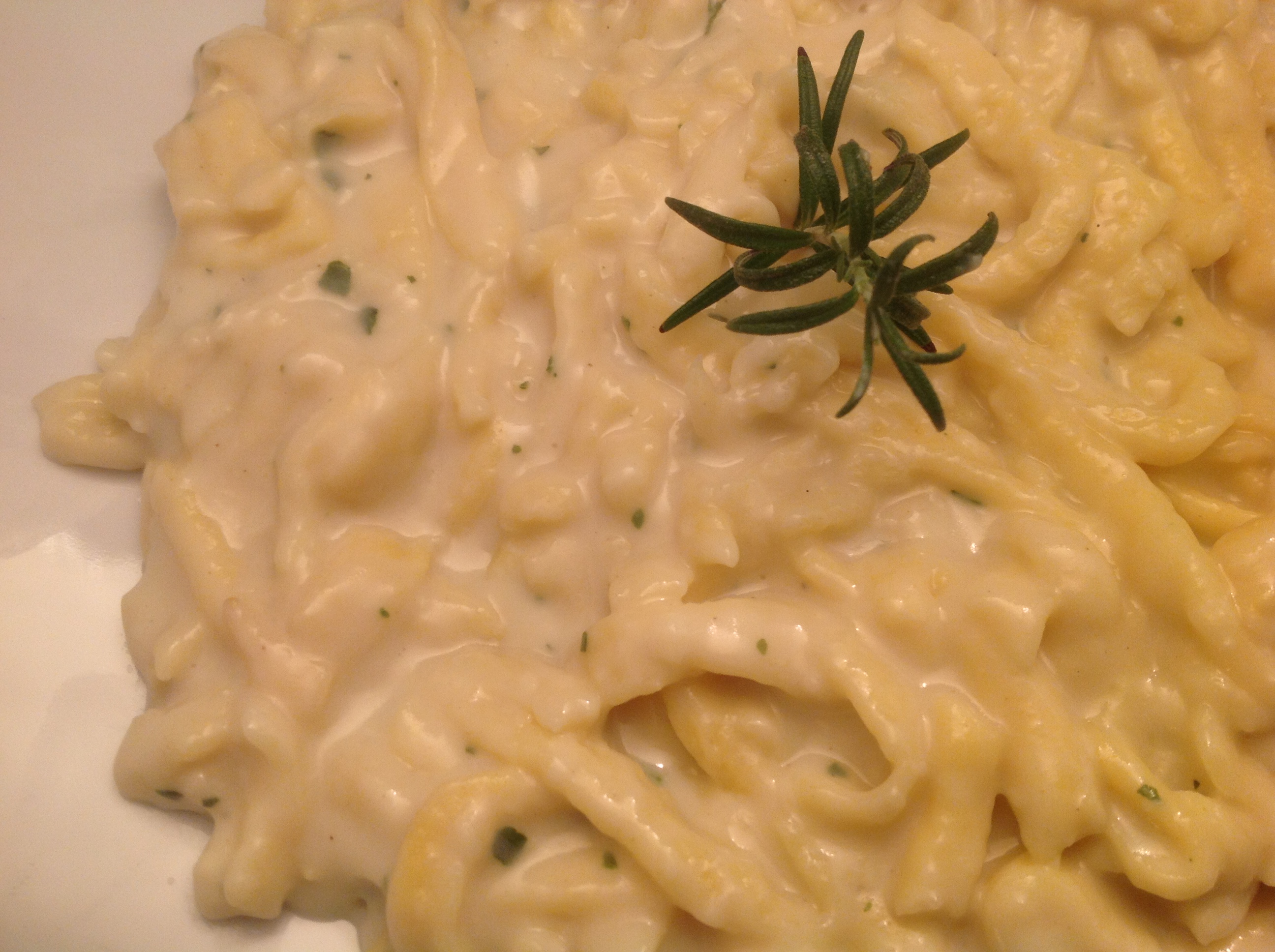 Eierspätzle mit 4-Käse-Sauce