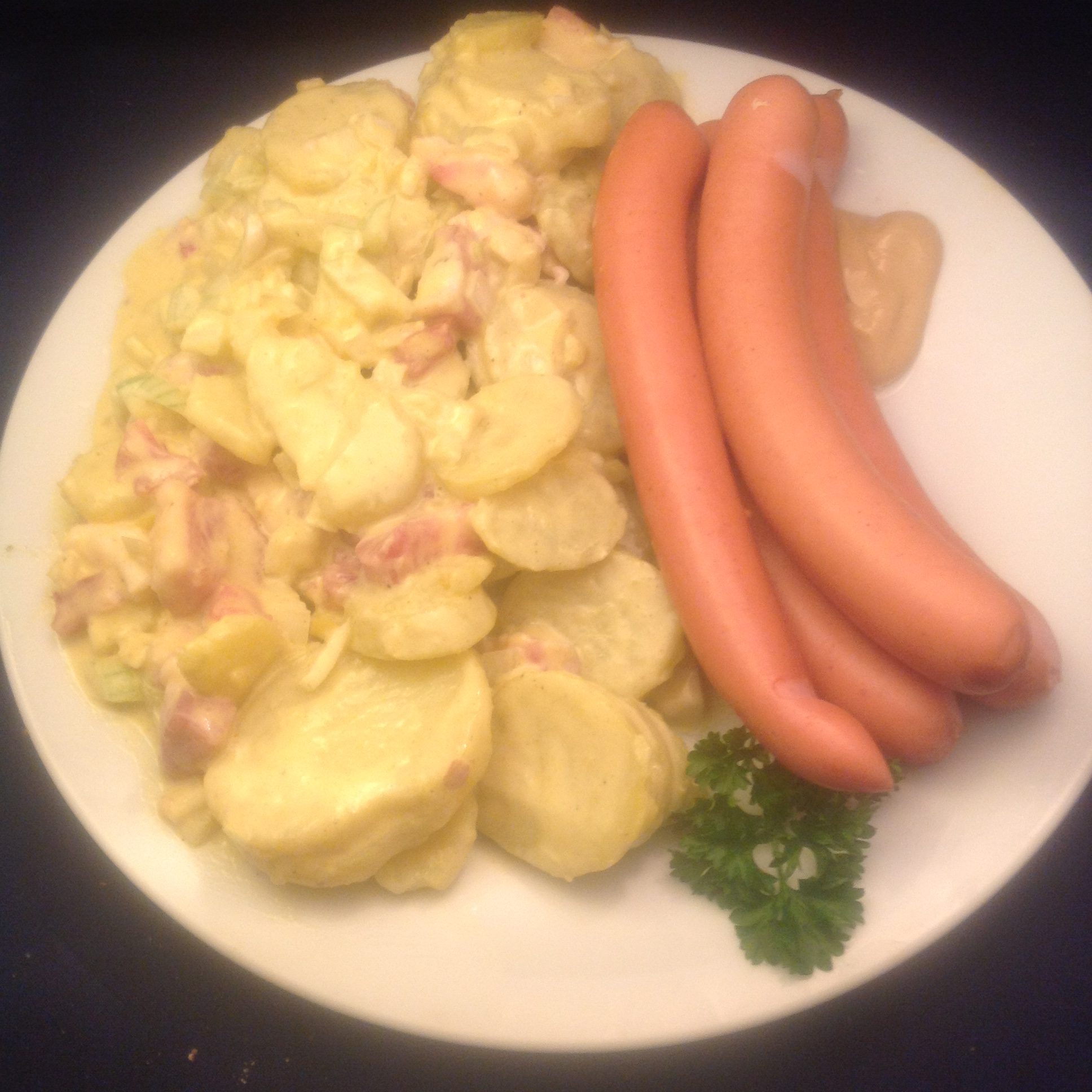 Wiener Würstchen mit Kartoffelsalat - Nudelheissundhos