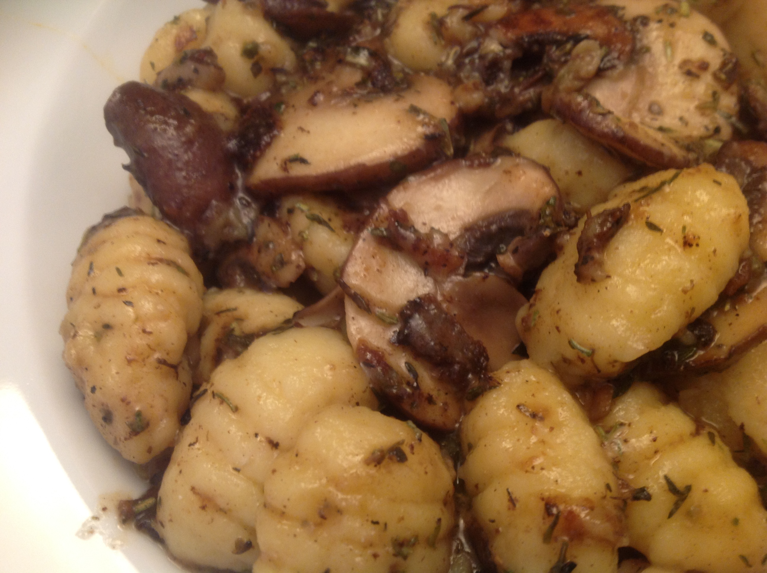 Gnocchi mit Champignons und Kräuter der Provence