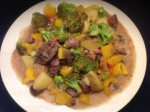 Schweineniere-Kartoffel-Gemüse-Ragout in Sahne-Sauce