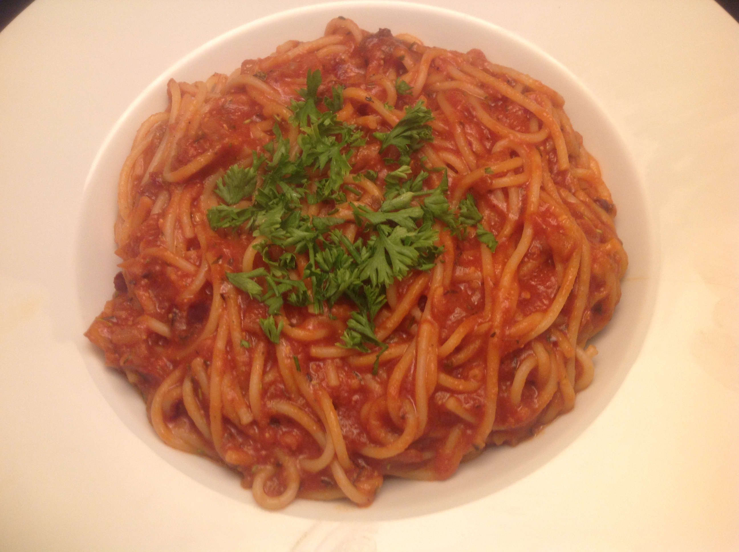 Spaghetti mit Tomaten-Sauce