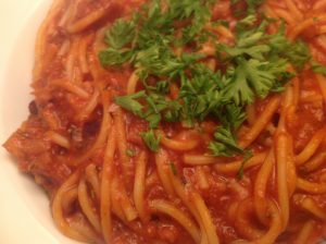 Spaghetti mit Tomaten-Sauce