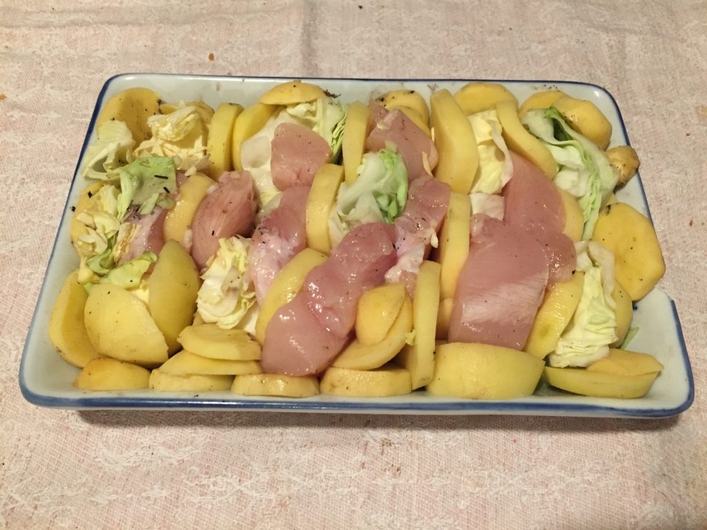 Hähnchenbrust-Kartoffel-Spitzkohl-Auflauf - Nudelheissundhos