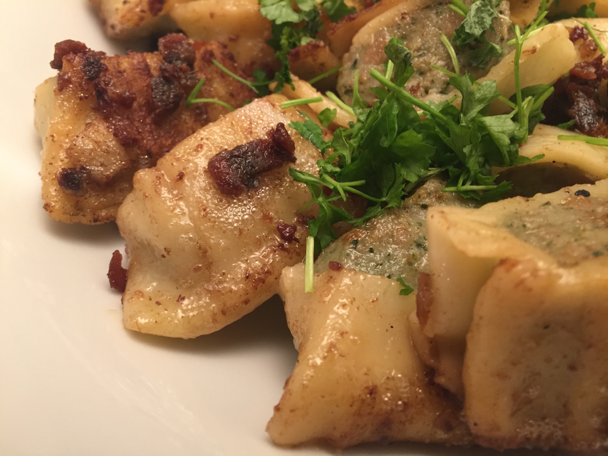 Maultaschen mit Sardellen-Butter