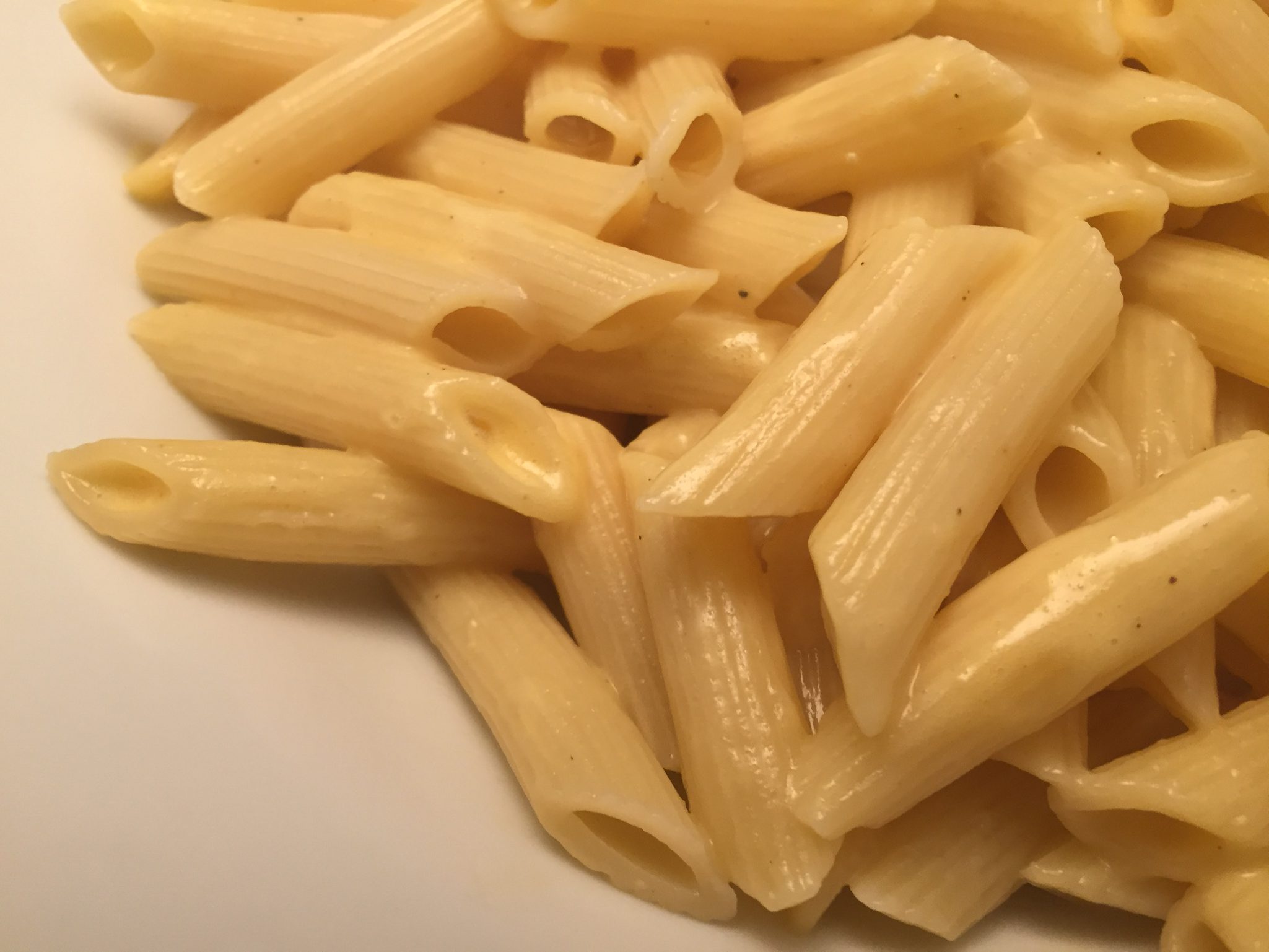 Penne Rigate mit Sauce Hollandaise