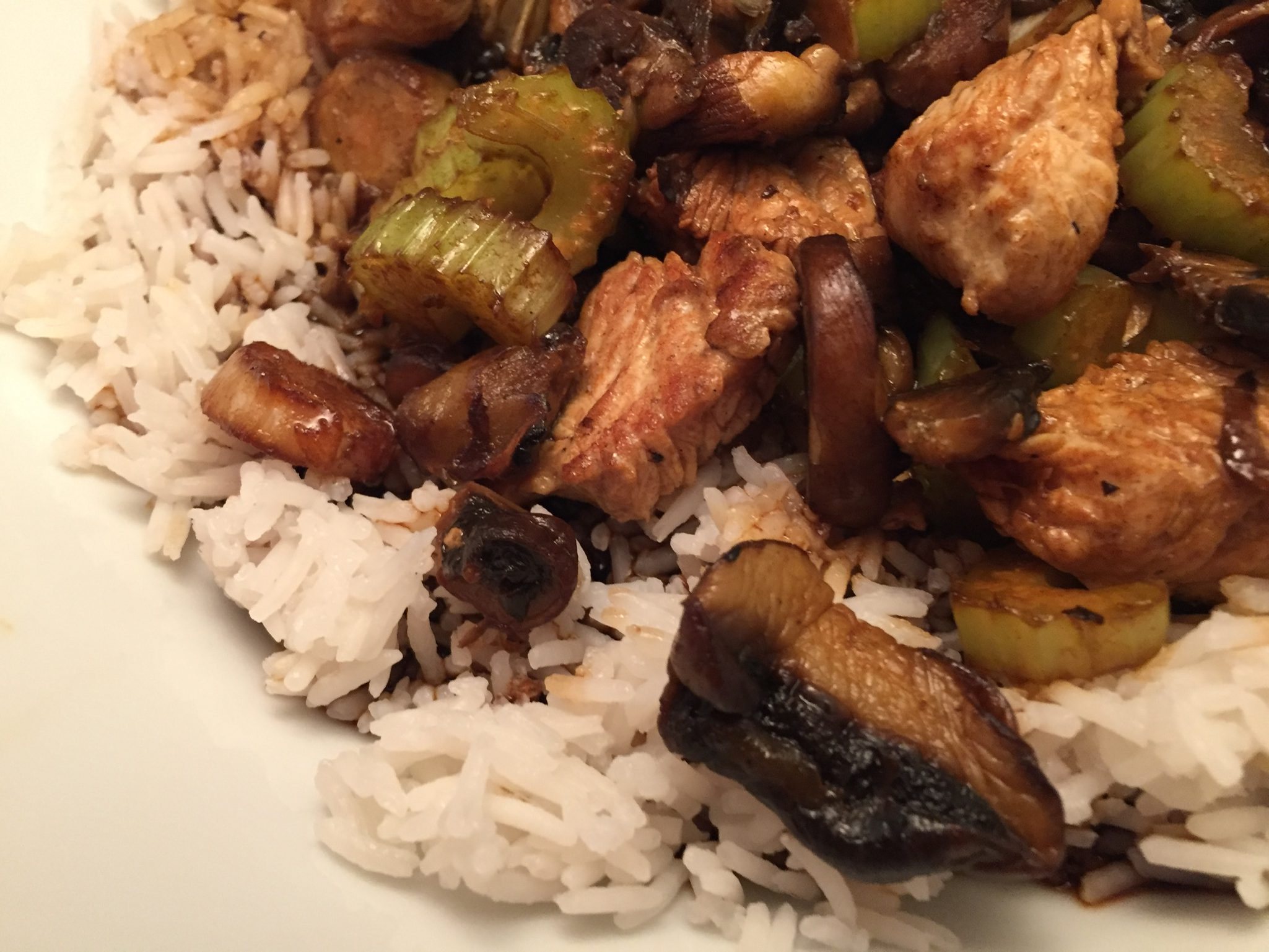 Pute, Gemüse und Basmati-Reis asiatisch