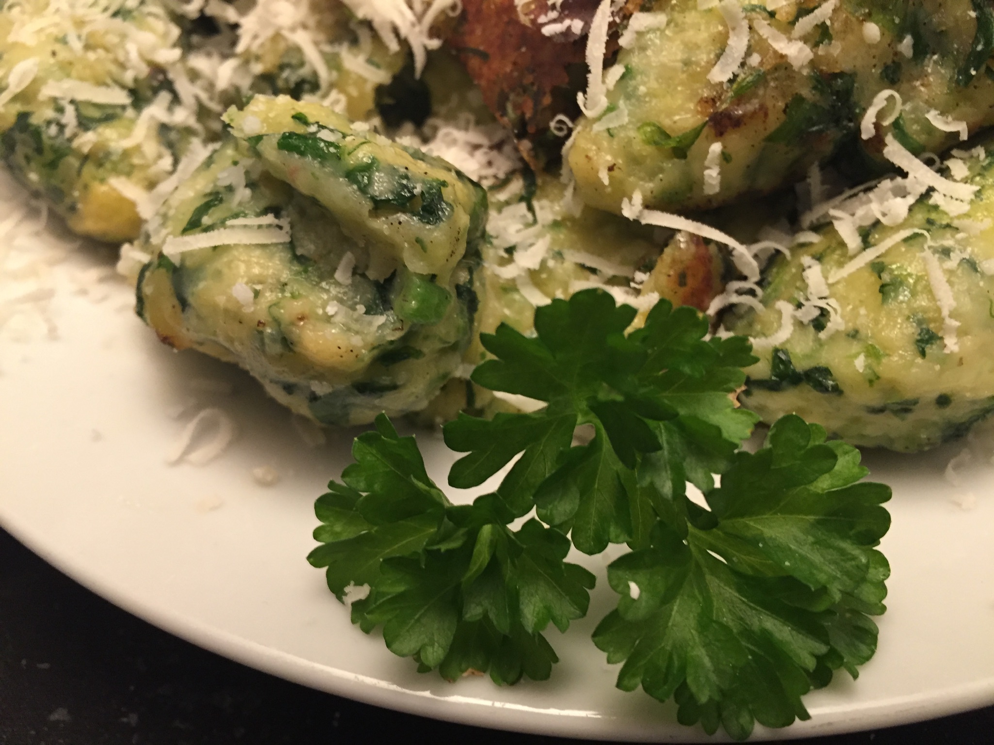 Geschmälzte Bärlauch-Gnocchi und Parmesan