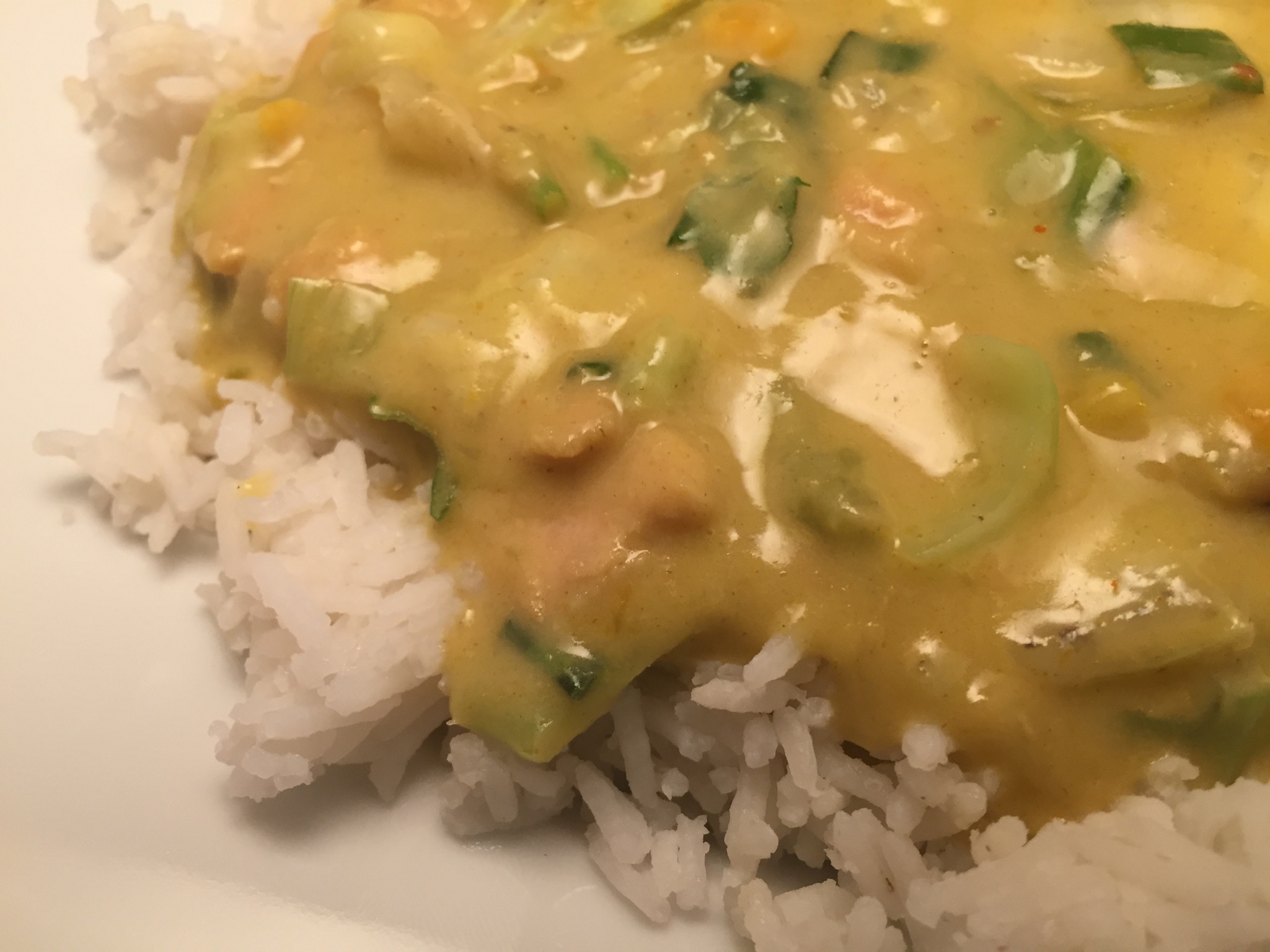 Pute, Gemüse und gelbe Thai-Currysauce