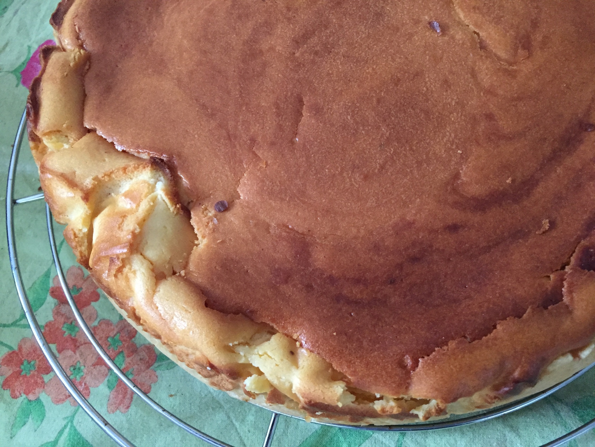 Käsekuchen mit Cognac-Rosinen