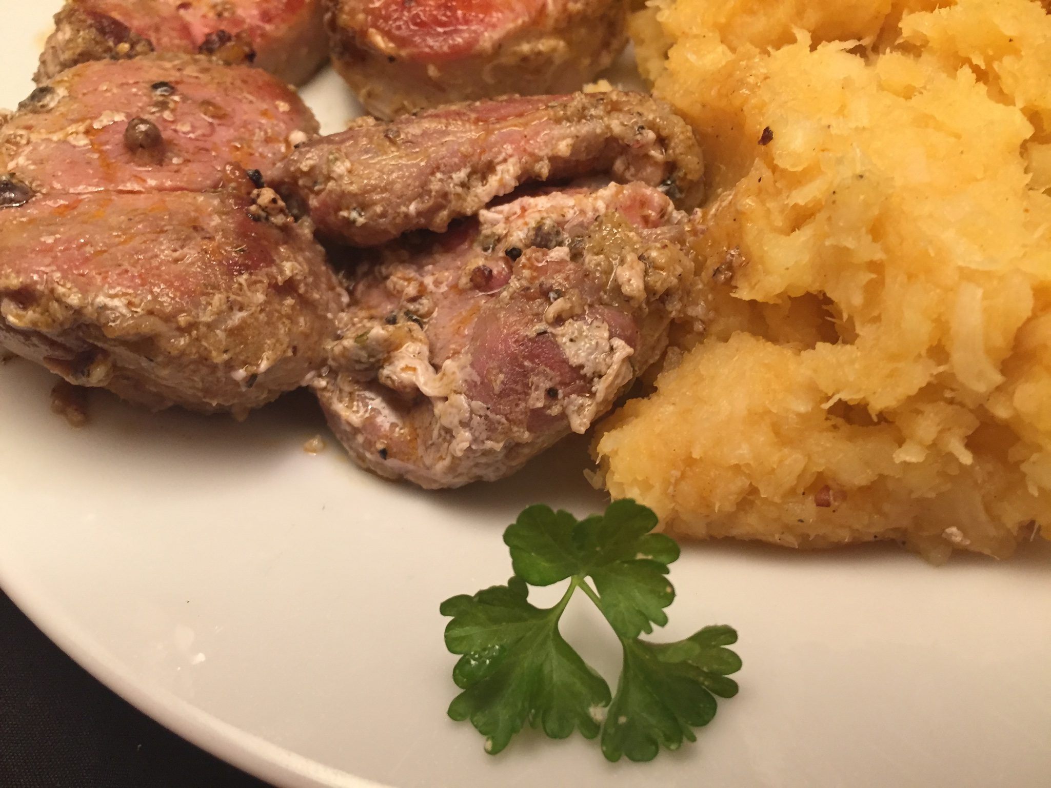 Schweinefilet und Pastinaken-Stampf