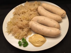 Weißwürste und Sauerkraut
