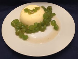 Vanille-Pudding mit Weintrauben