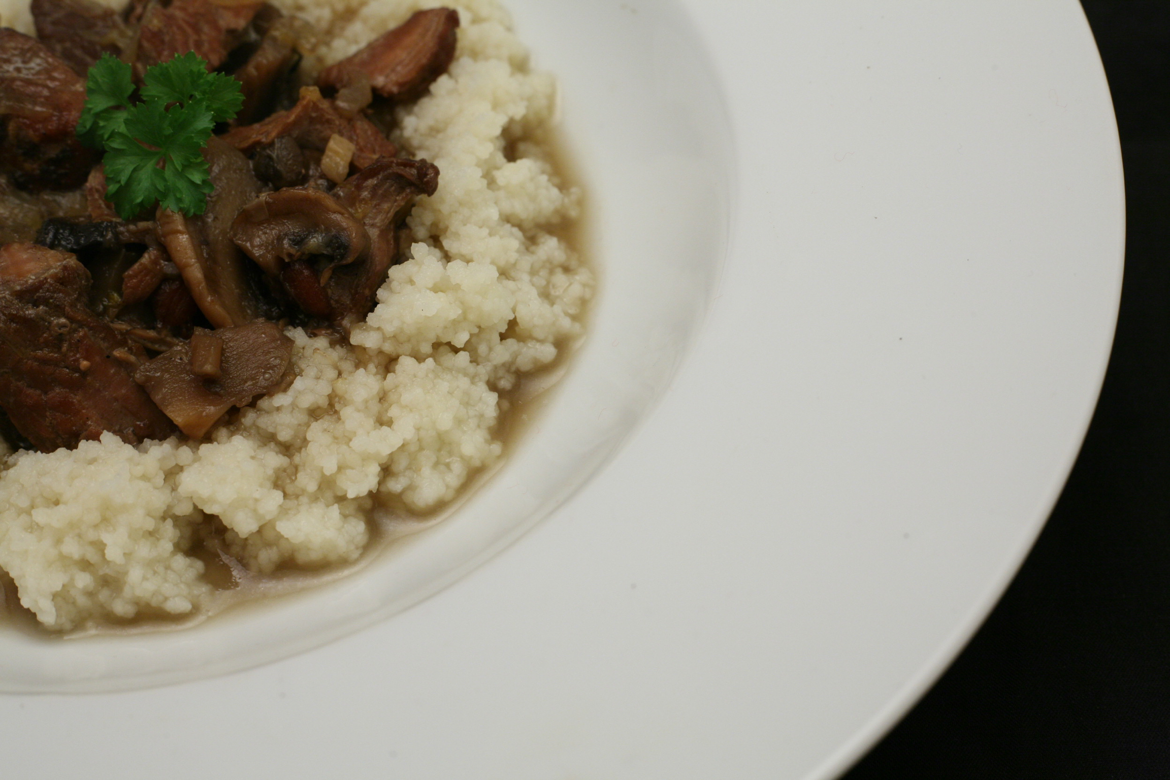 Puten-Pilz-Gulasch in süß-scharfer Sauce mit Couscous