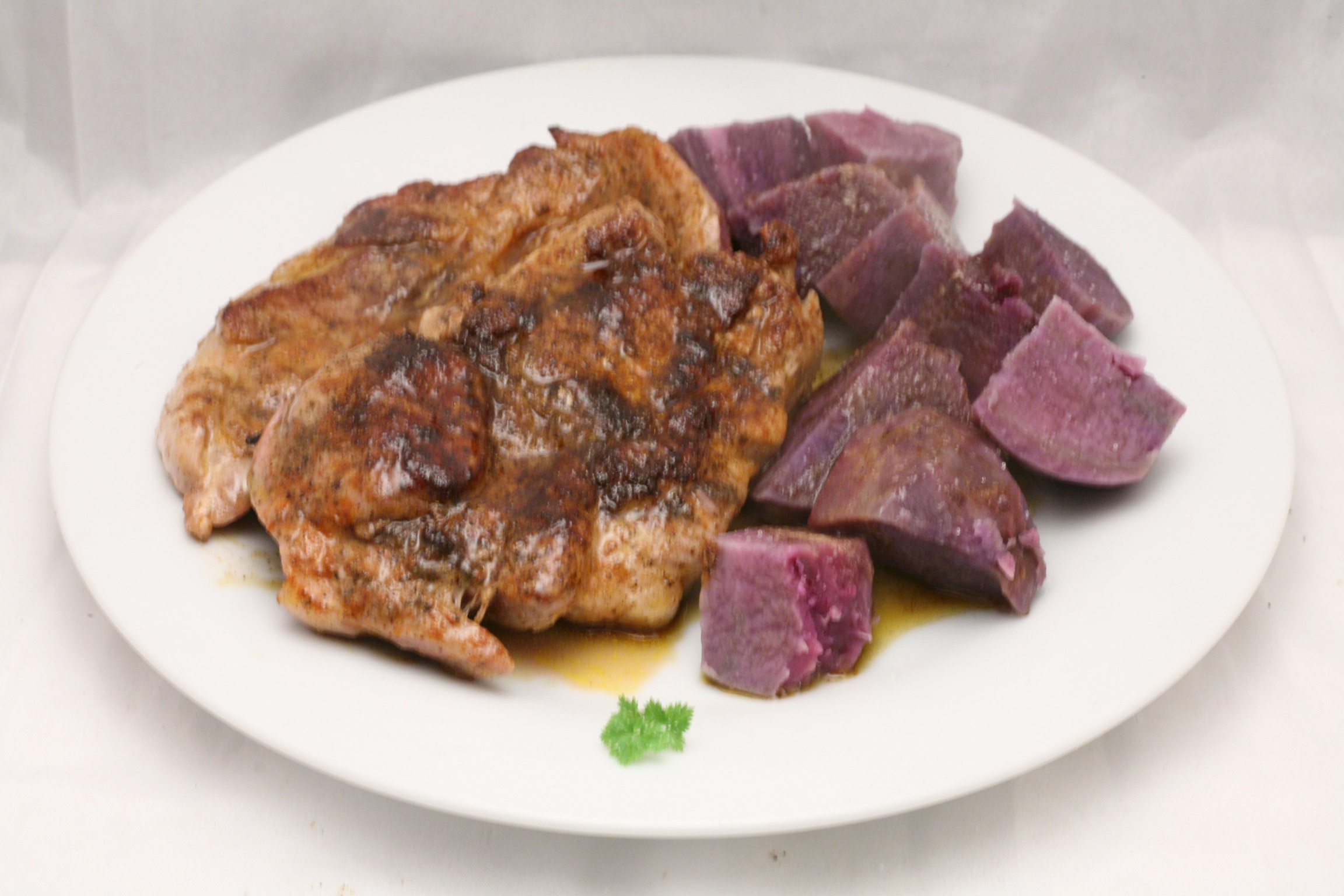 Schweine-Nackensteaks mit Vitelottes