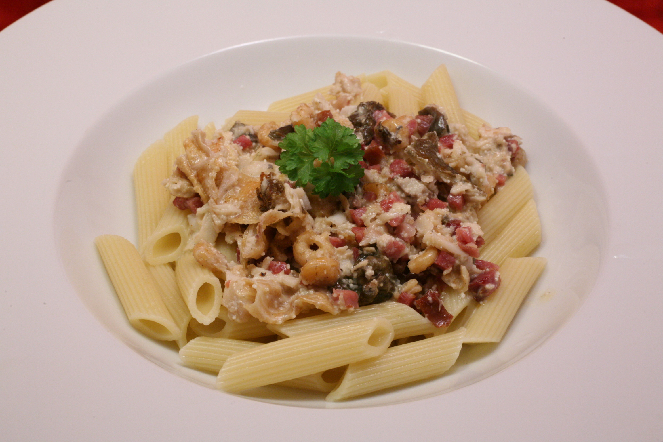 Schollen-Ragout Finkenwerder Art mit Penne