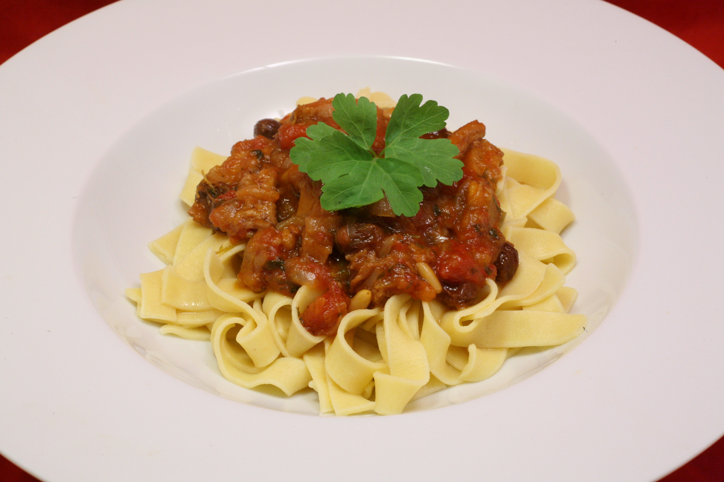 Trippa-ri-Tita-Messina-Ragout mit Bandnudeln