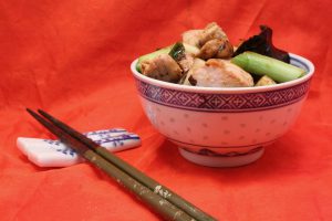 Schweinefleisch mit Gemüse und Reis