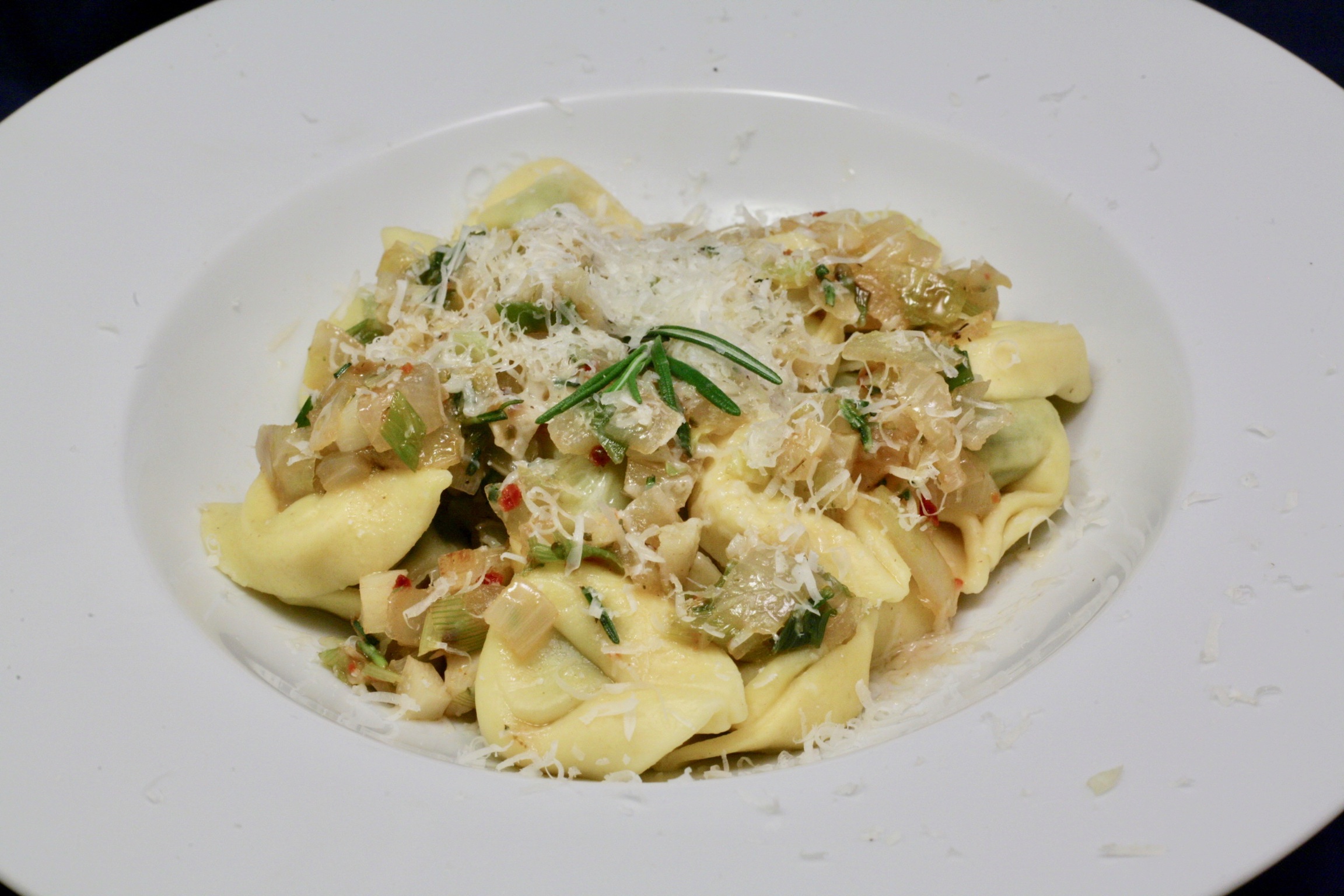 Tortellini mit Rosmarin-Sauce