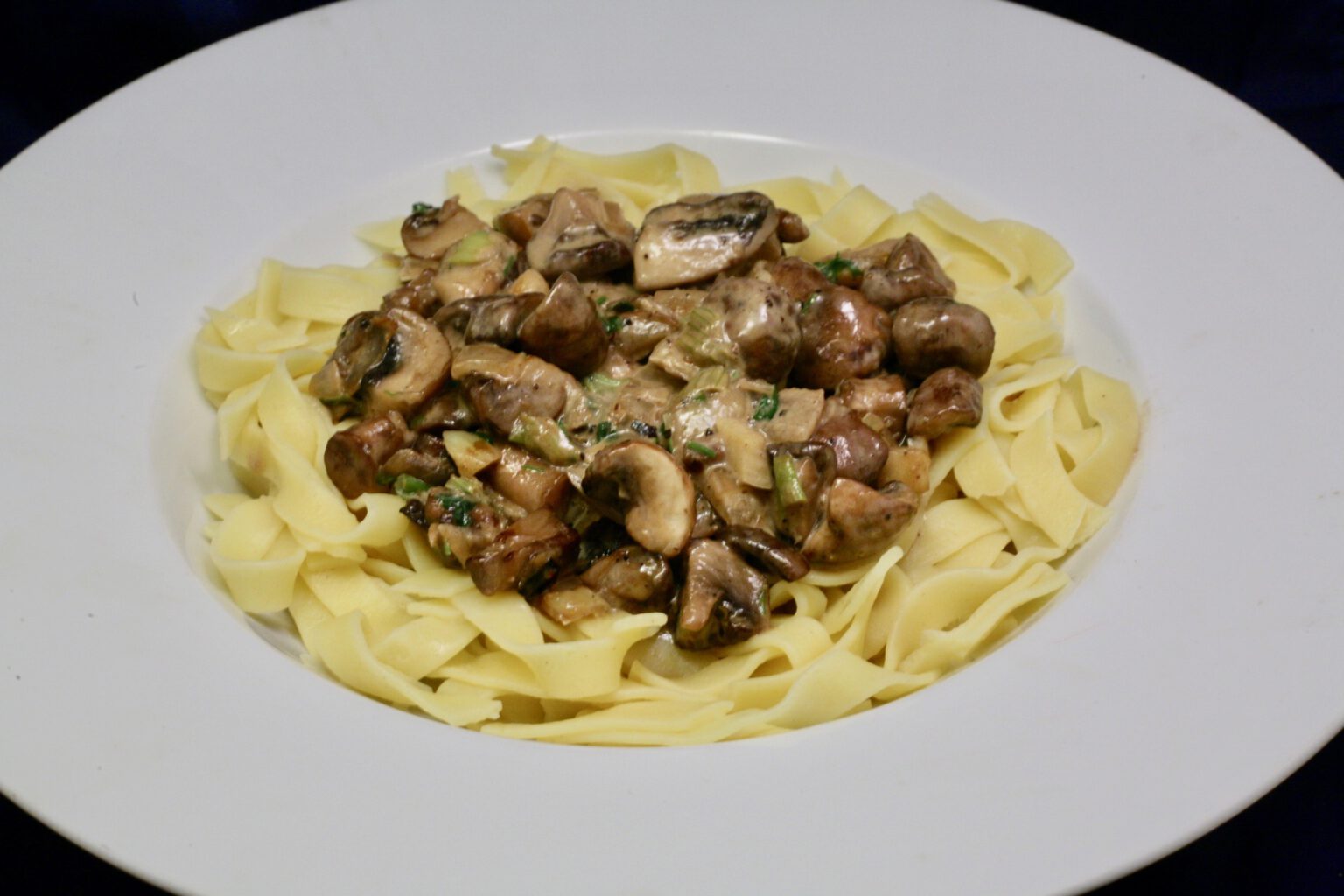 Pilzragout mit frischer Tagliatelle - Nudelheissundhos