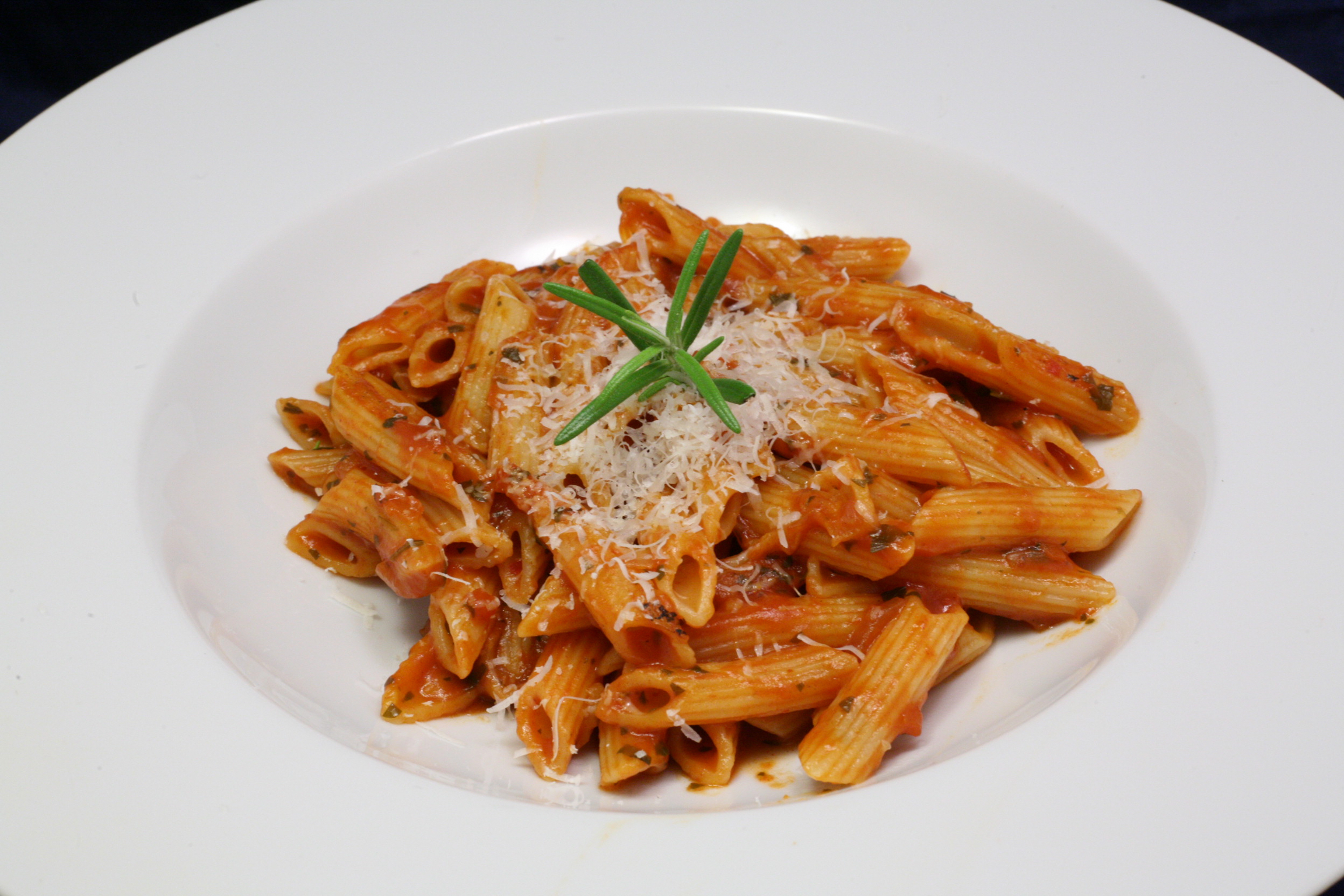 Penne Rigate mit Sauce Arrabbiata