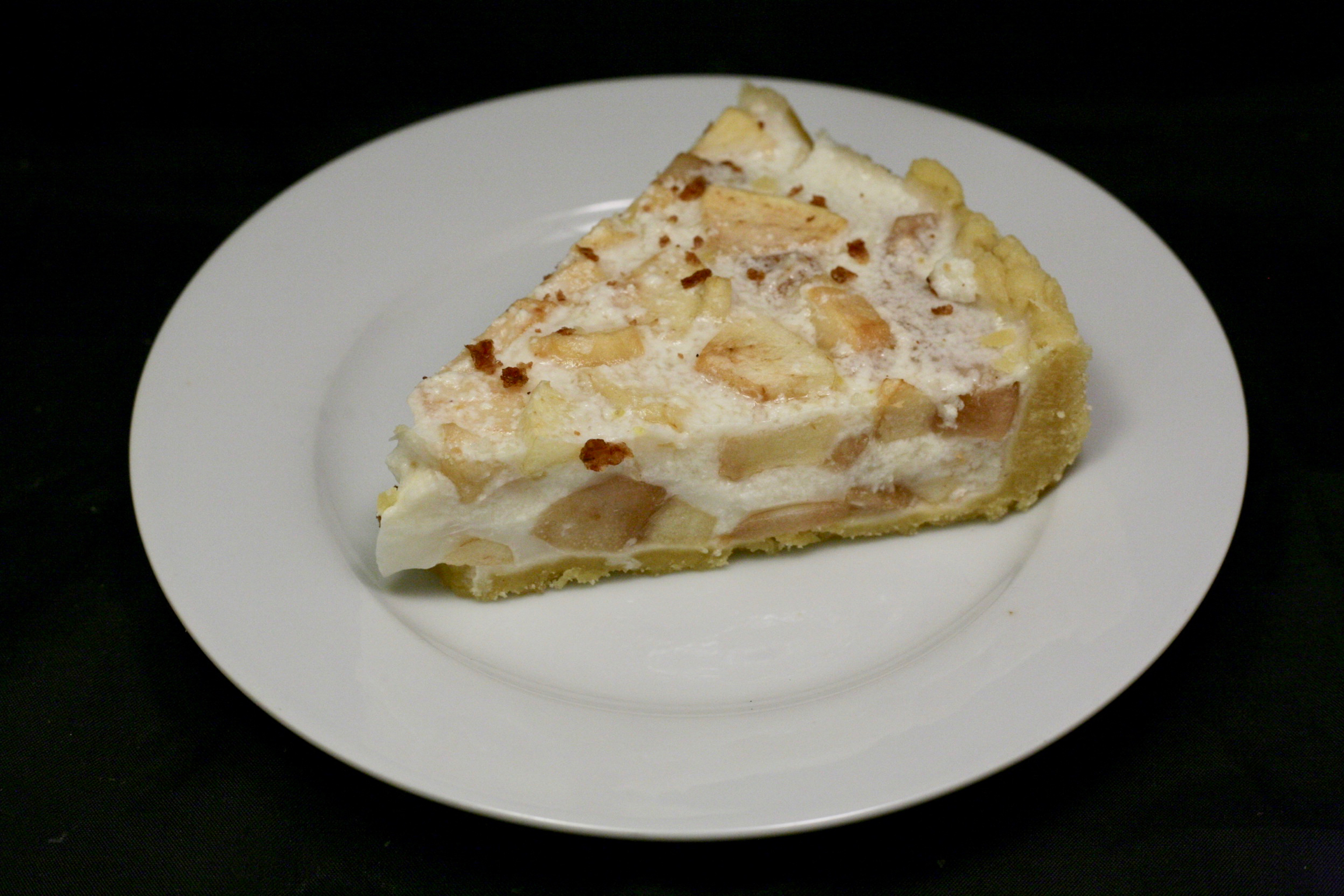 Apfel-Birnen-Kuchen mit Milch-Limetten-Füllung