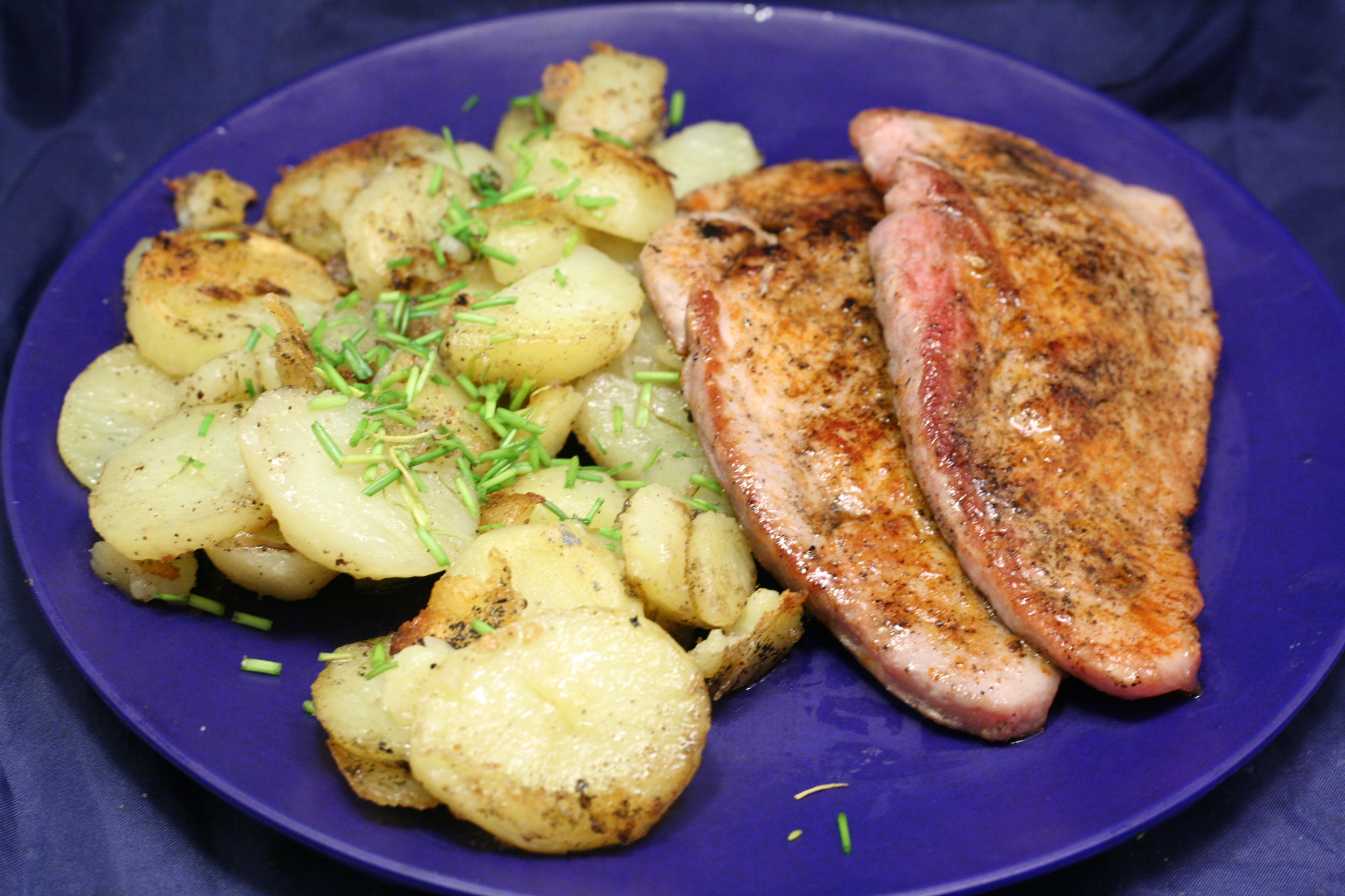 Schweine-Schnitzel mit Bratkartoffeln