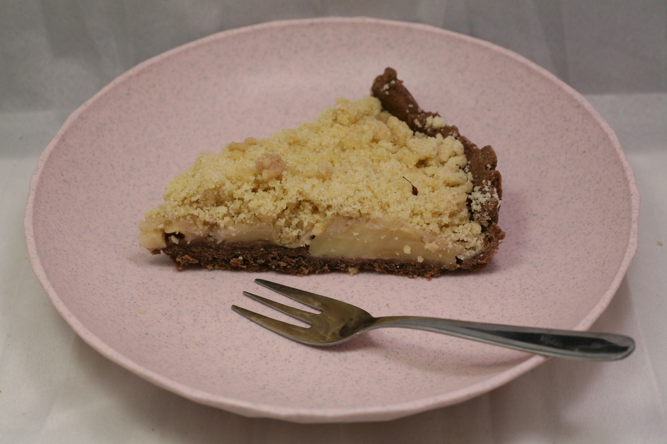 Gedeckter Apfelkuchen mit Streusel