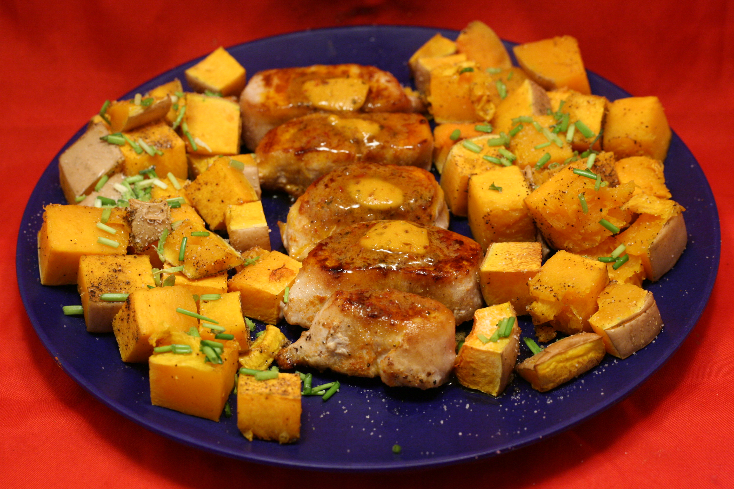 Gegrillte Puten-Ministeaks mit gebackenem Butternut-Kürbis