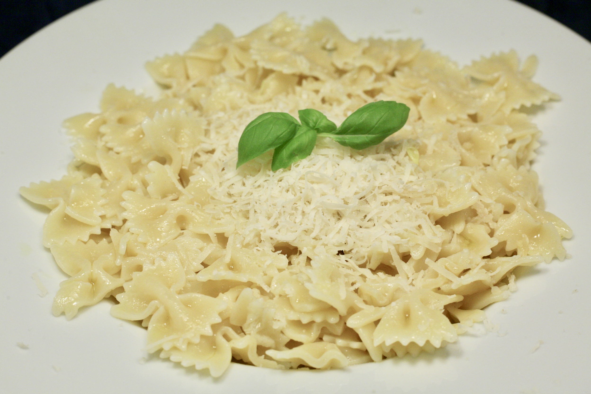 Farfalle aglio e olio