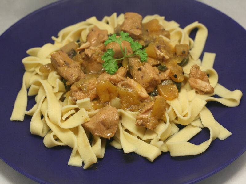 Bier-Gulasch mit Bandnudeln