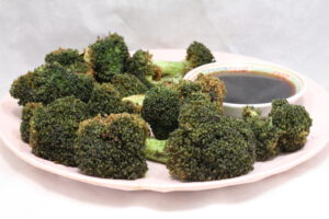 Frittierte Brokkoli-Röschen mit Teriyaki-Sauce