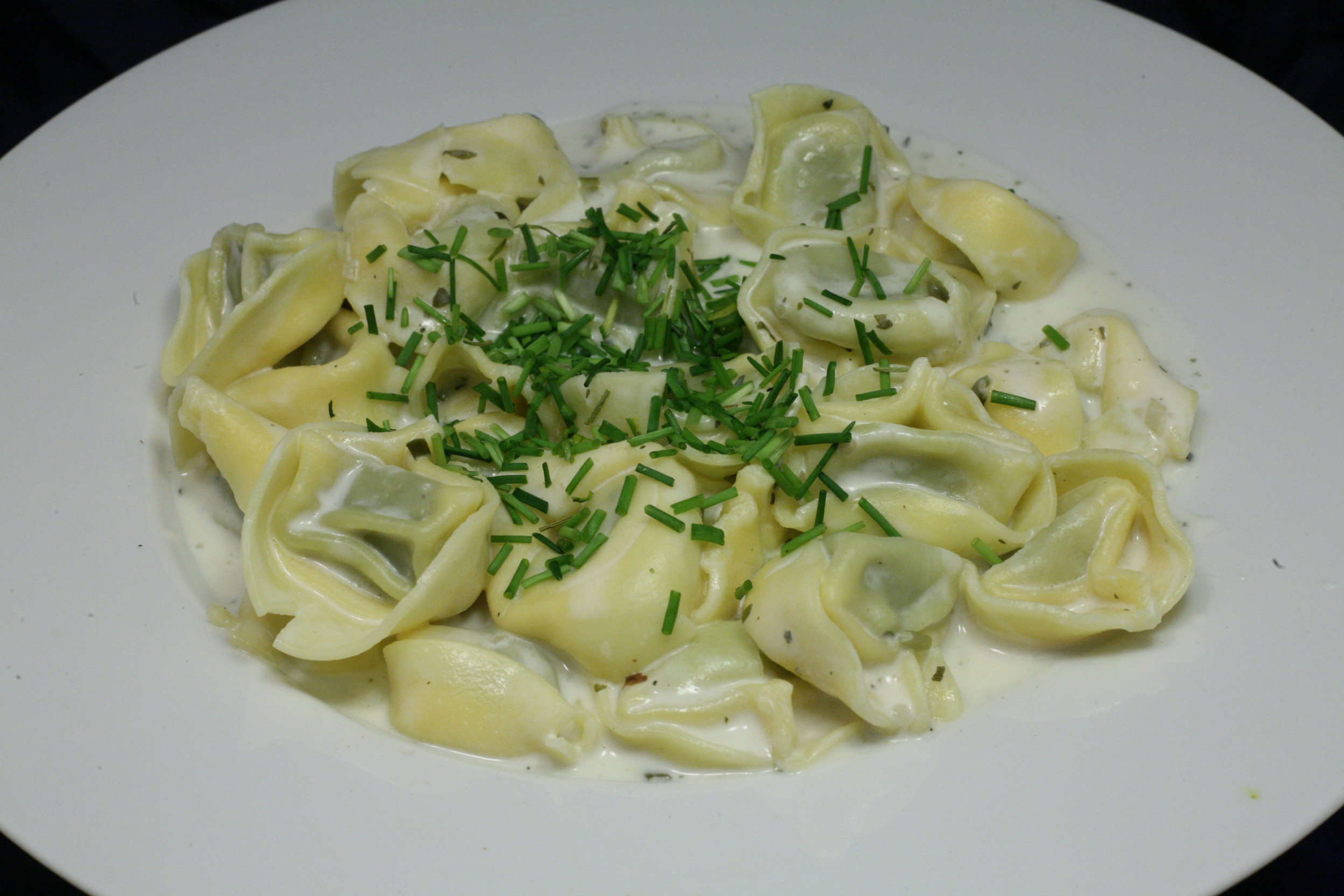 Tortellini mit Kräuter-Frisch-Käse - Nudelheissundhos