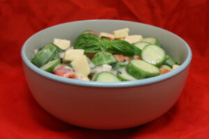 Mini-Gurken-Salat mit Skyr-Salatsauce
