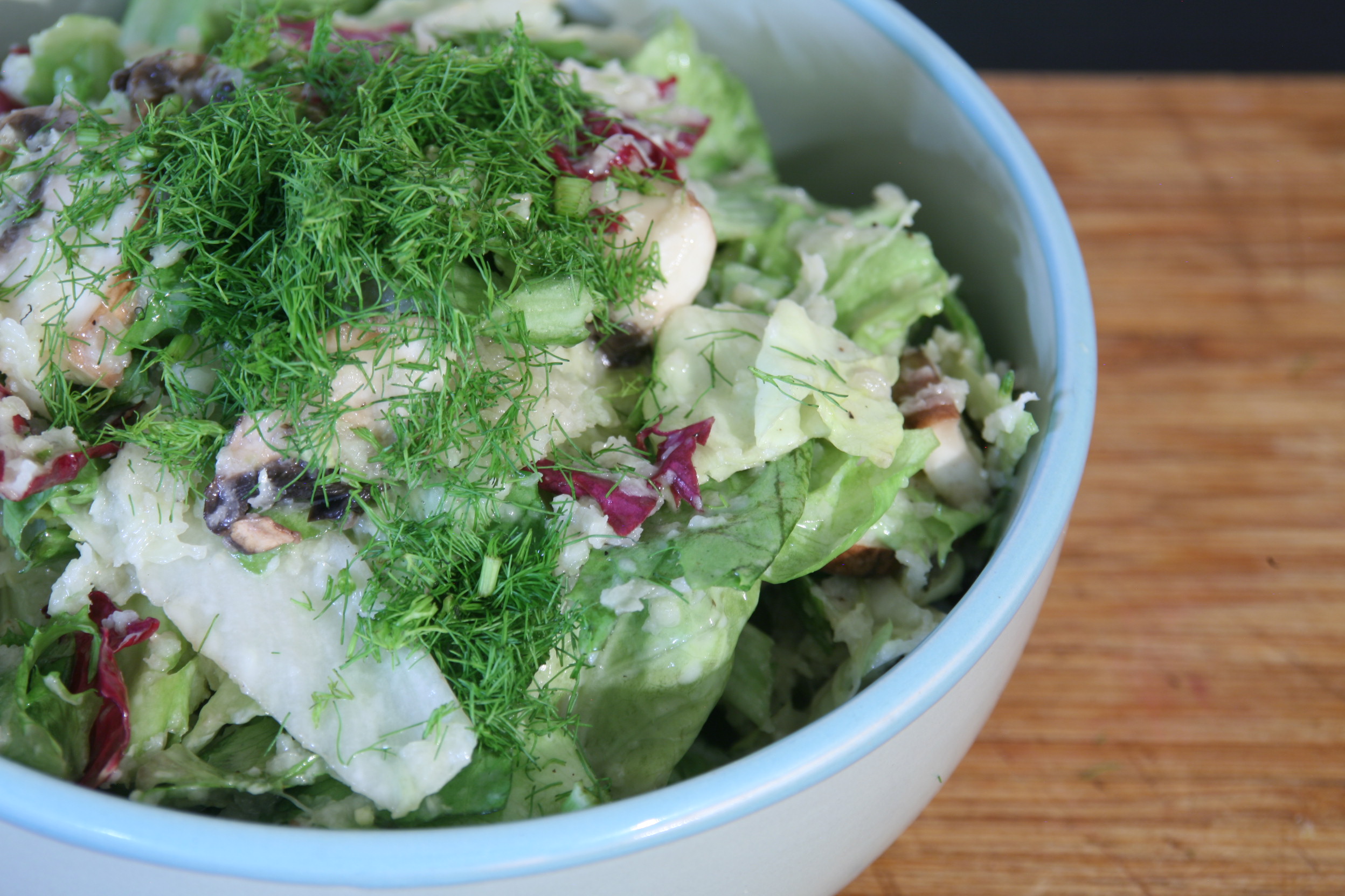Gemischter Salat mit Fenchel, Spitzkohl und Champignons - Nudelheissundhos