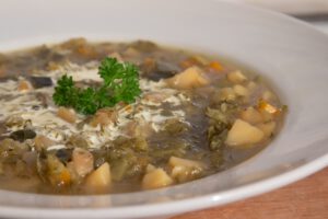 Polska zupa ogórkowa – Polnische Gurkensuppe